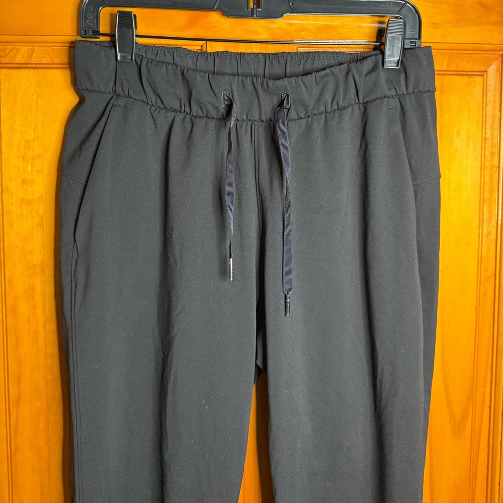 Lululemon On The Fly Pant *28” 7/8 length Black Size 6 Style No. W5ALWS - Picture 11 of 13